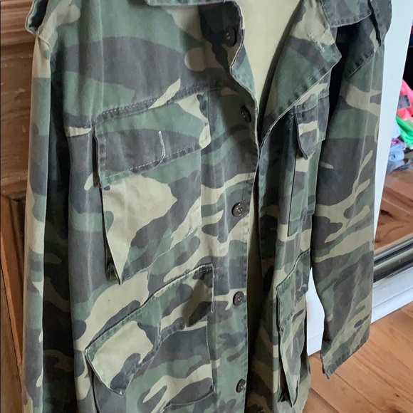 Camo jacket size medium - Picture 3 of 6